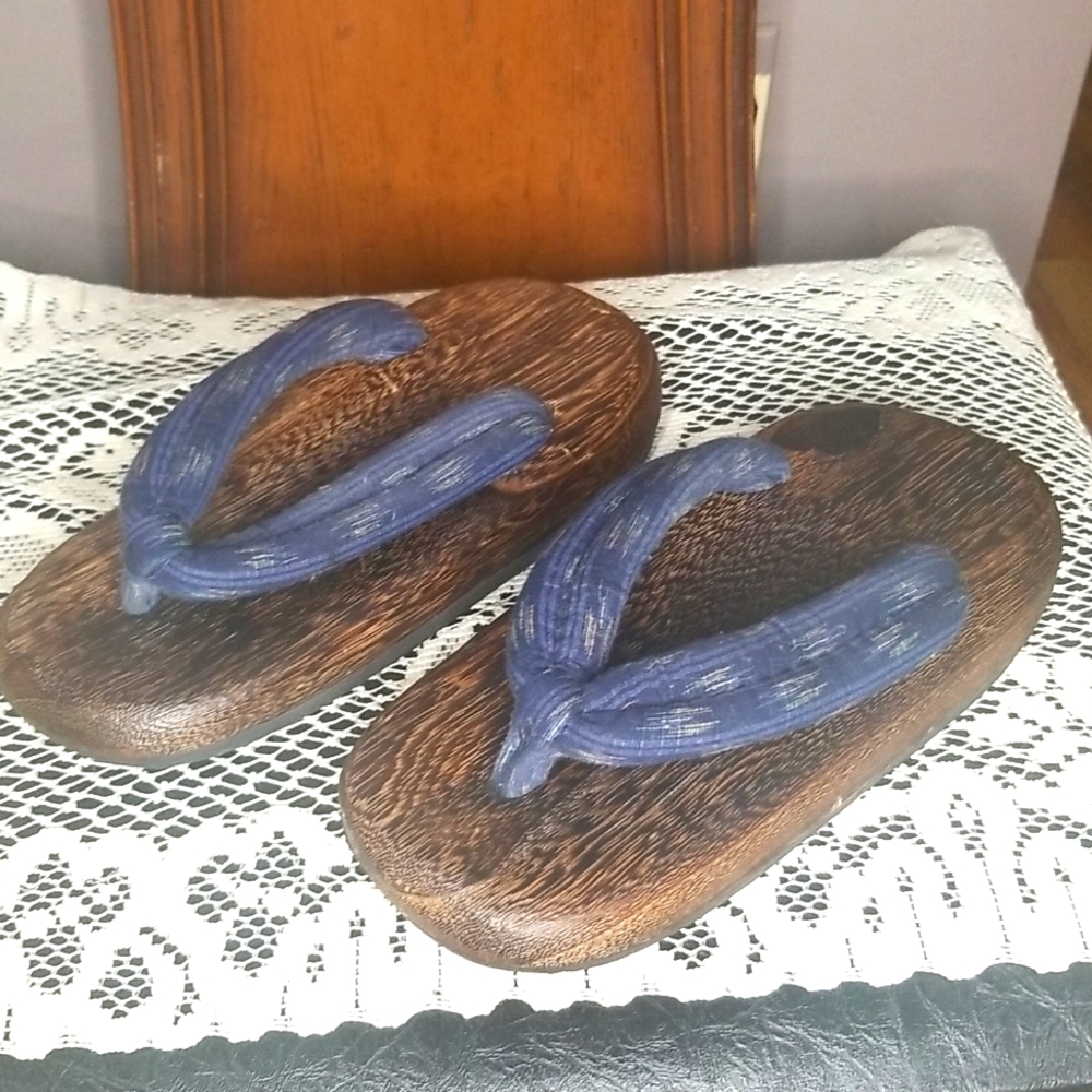 Round Geta Wooden Sandals-Padded Fabric Straps-9in. Long 4in. Wide